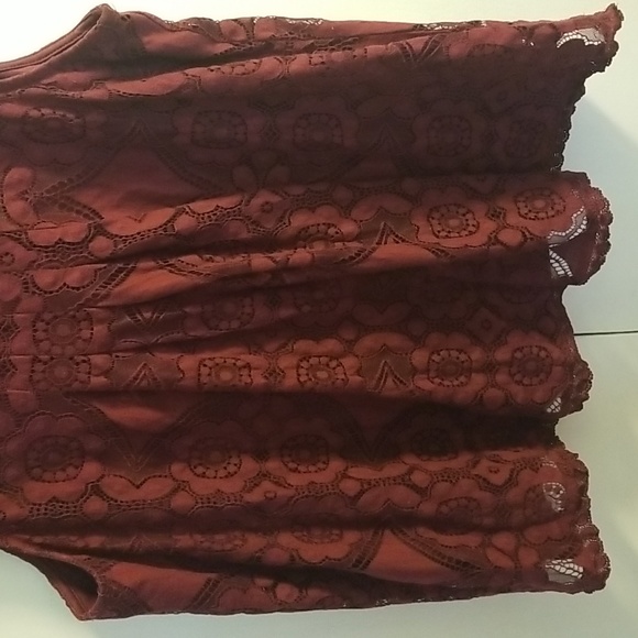 Doe & Rae Lace Top - Picture 4 of 9